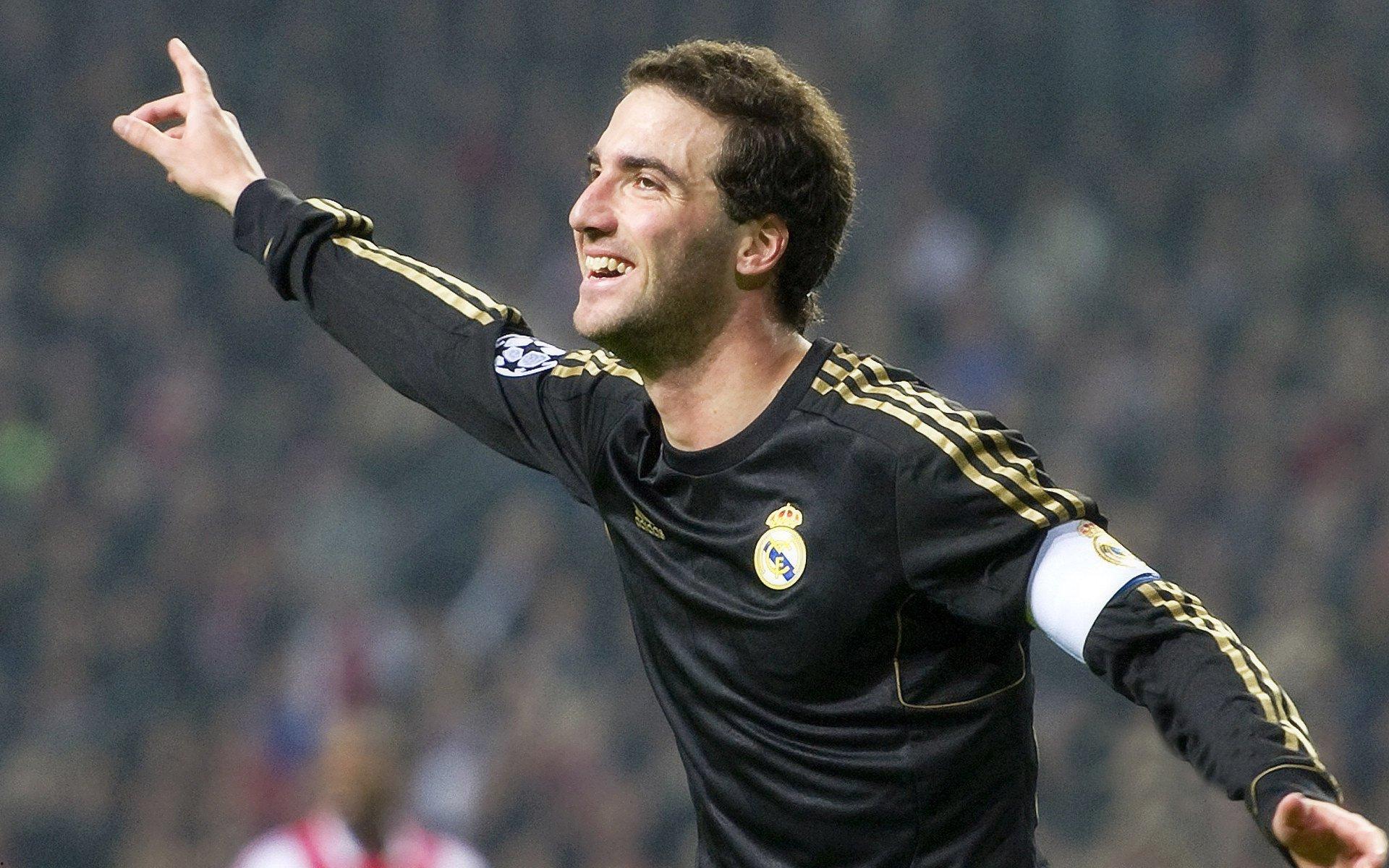 皇家马德里世俱杯前紧急换帅，索拉里临危受命，阿隆索时代意外搁浅