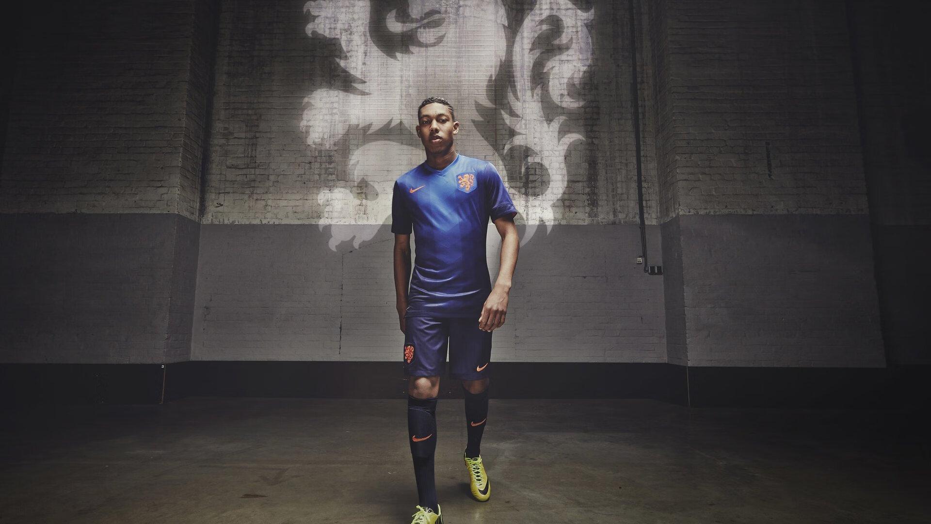 中国新闻周刊独家解析，苏超蓝图半年成真，亚洲足球格局迎来历史性变革