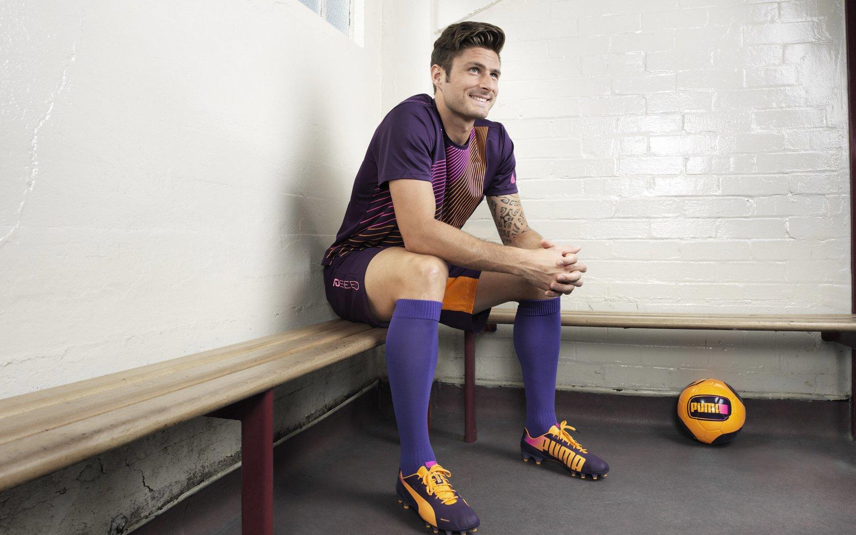 加泰青训联赛竞争白热化,邝兆镭直面巴萨西班牙人瓦伦二队考验